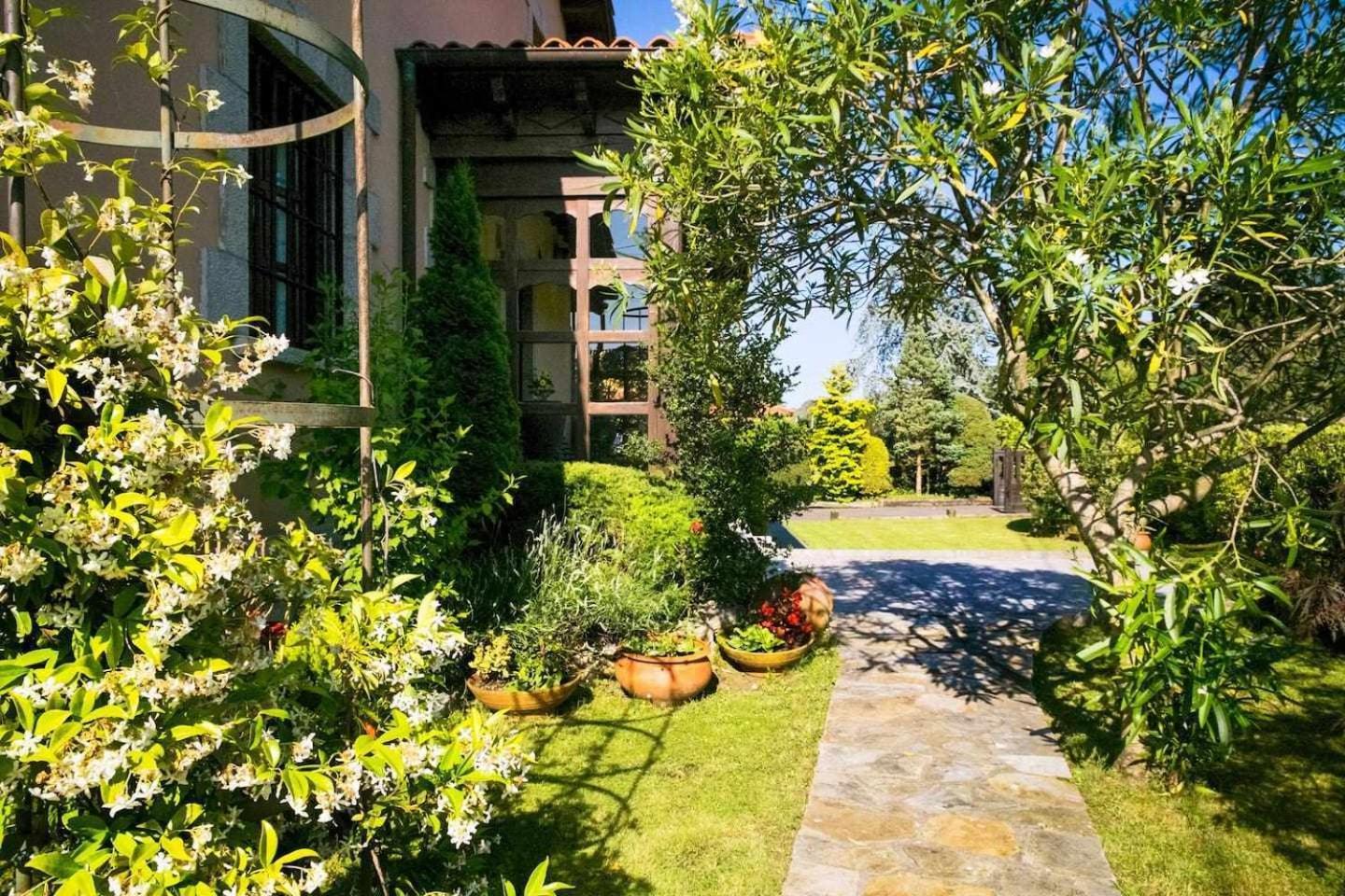 Casa En La Costa Con Wifi Jardin Y Barbacoa Guest House Llanes Exterior photo